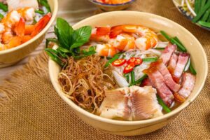 F. Polievka s Kuracia (bún)